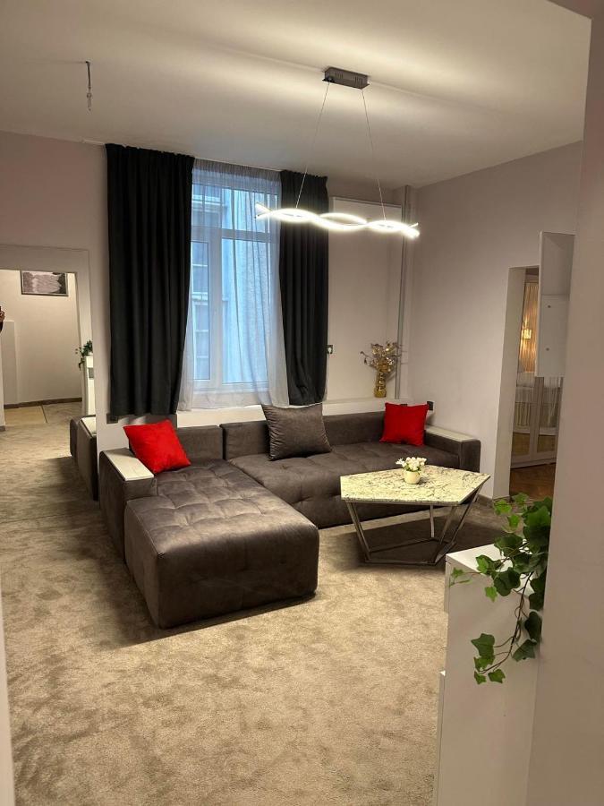 Luxury Apartment With Jacuzzi Sofia Zewnętrze zdjęcie